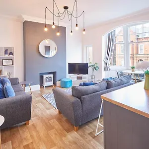  Apartment Host & - The Lookout United Kingdom